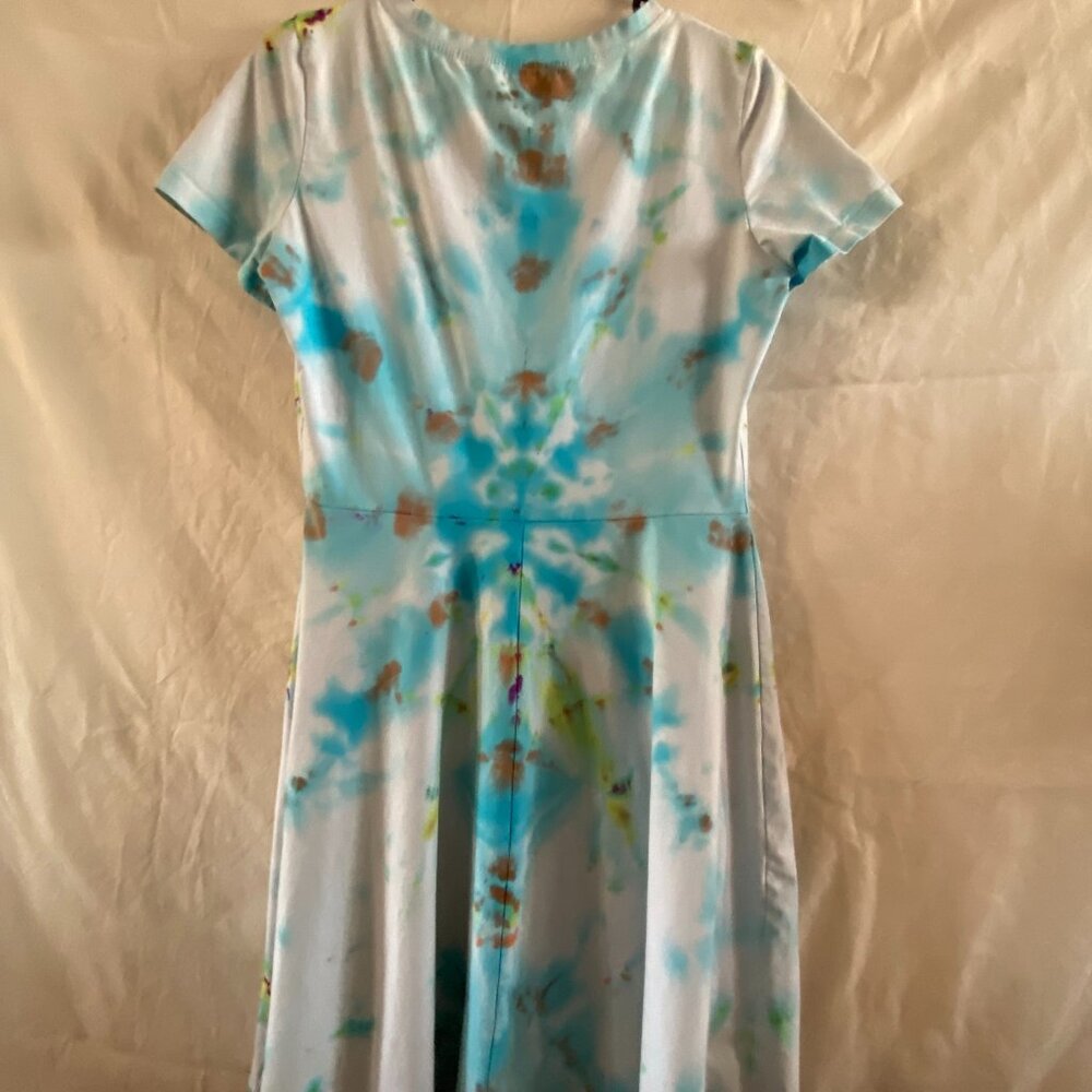 HUHOT LARGE TYE DYE DRESS - Picture 10 of 11